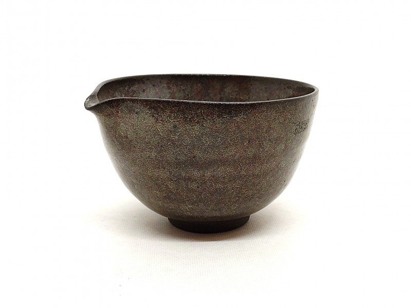 米色瓷片口振分茶碗